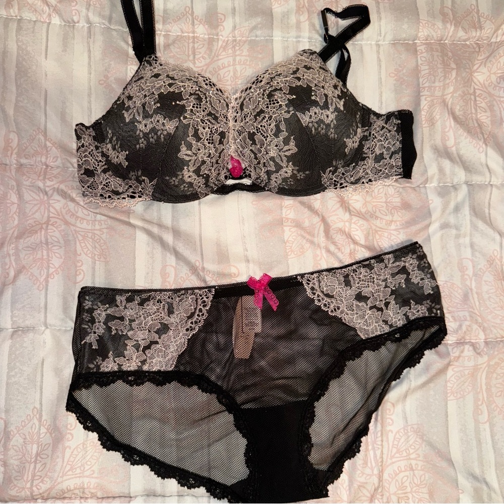 Victoria’s Secret Dream Angels Push Up Set